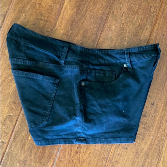 Ladies shorts - Picture 5 of 5